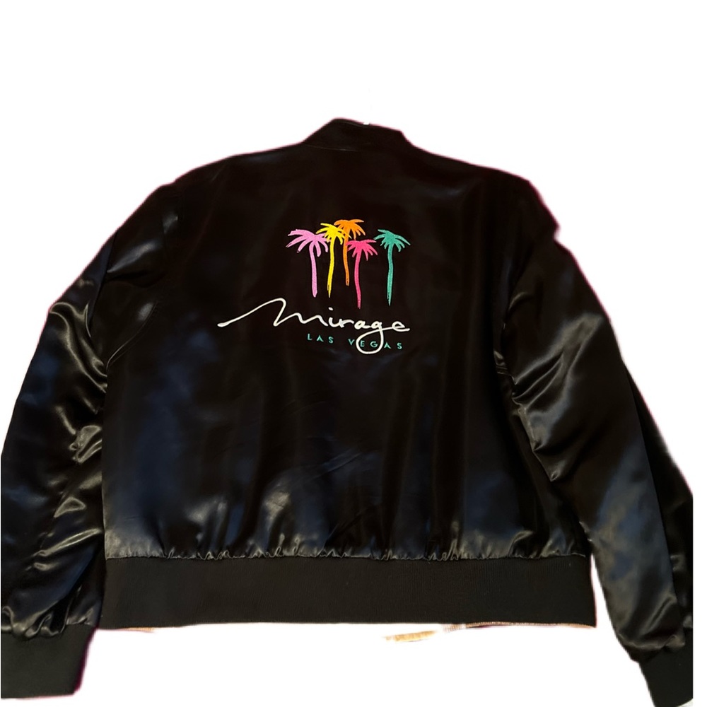 Mirage Las Vegas reversible with golden nuggets embroidered.